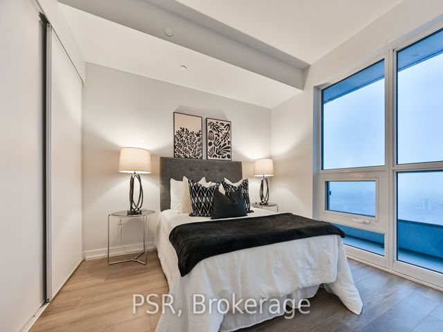 4409 - 395 Bloor St E