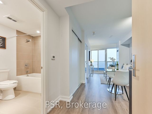 4409 - 395 Bloor St E