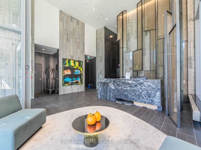 1107 - 576 Front St W