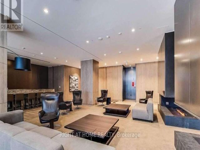 1107 - 576 Front St W