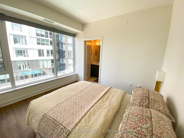 1107 - 576 Front St W
