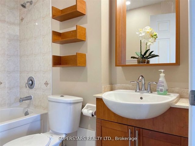 2010 - 18 Holmes Ave