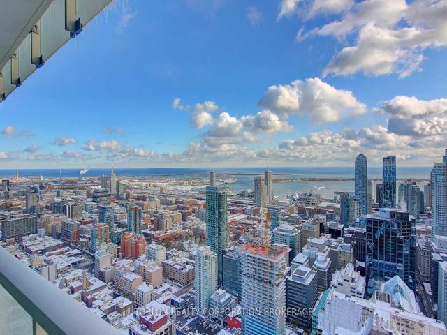 5206 - 197 Yonge St
