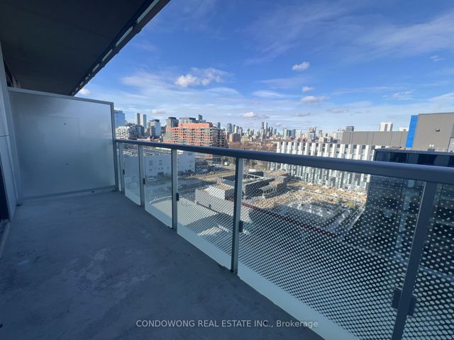 1003 - 425 Front St E