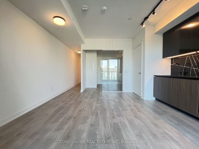 1003 - 425 Front St E