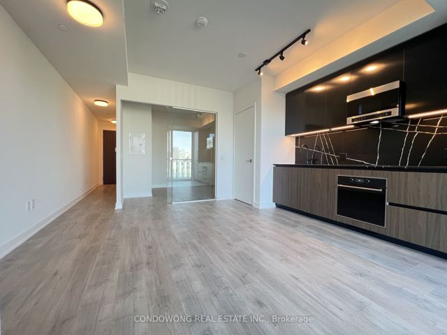 1003 - 425 Front St E