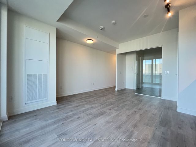 1003 - 425 Front St E