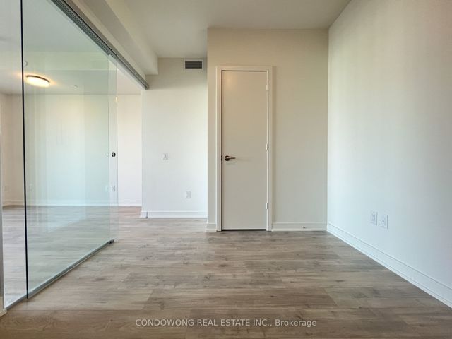 1003 - 425 Front St E
