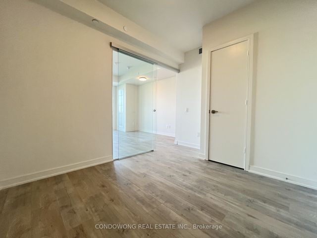 1003 - 425 Front St E