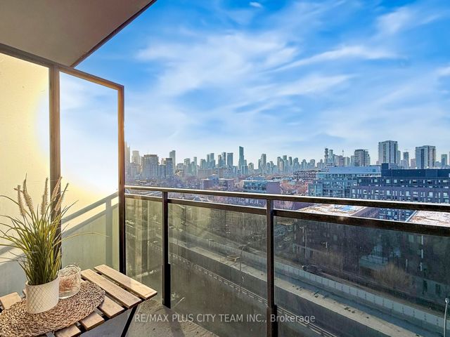 909 - 21 Lawren Harris Sq