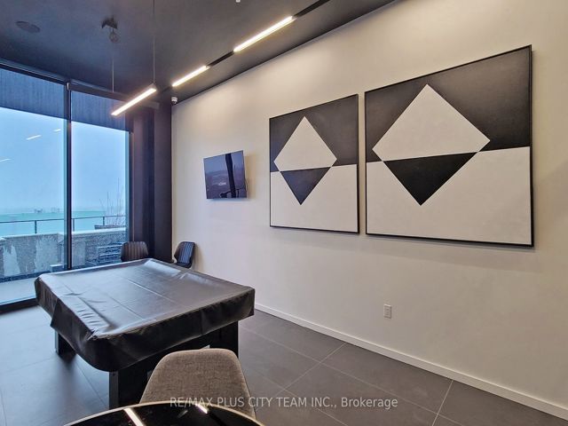 909 - 21 Lawren Harris Sq