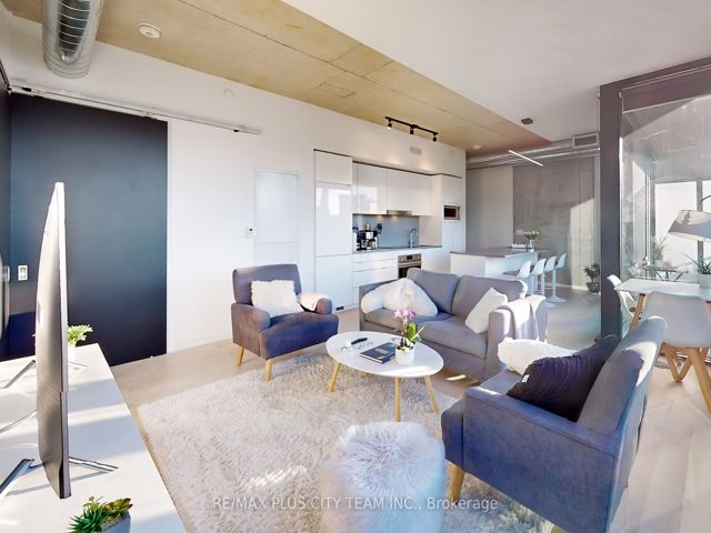909 - 21 Lawren Harris Sq