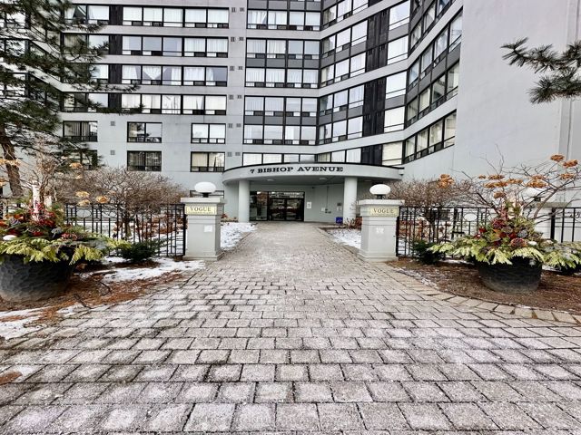 808 - 7 Bishop Ave