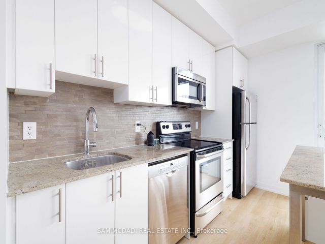 2412 - 225 Sackville St