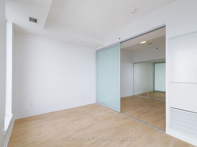 2412 - 225 Sackville St