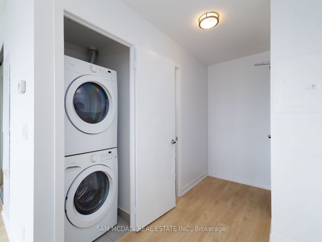 2412 - 225 Sackville St
