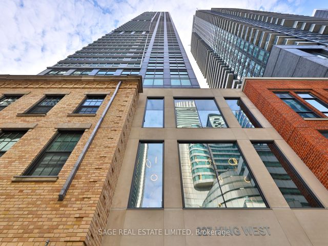 3405 - 327 King St W