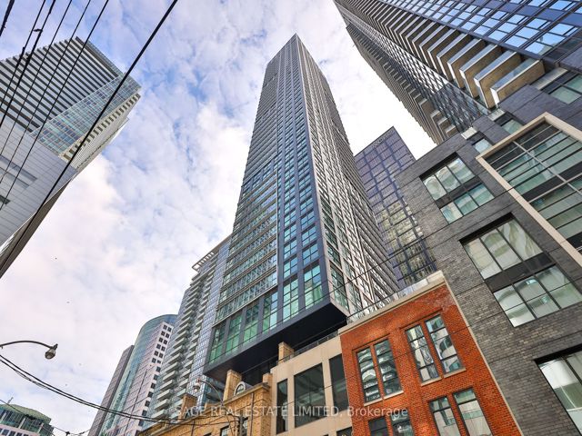 3405 - 327 King St W