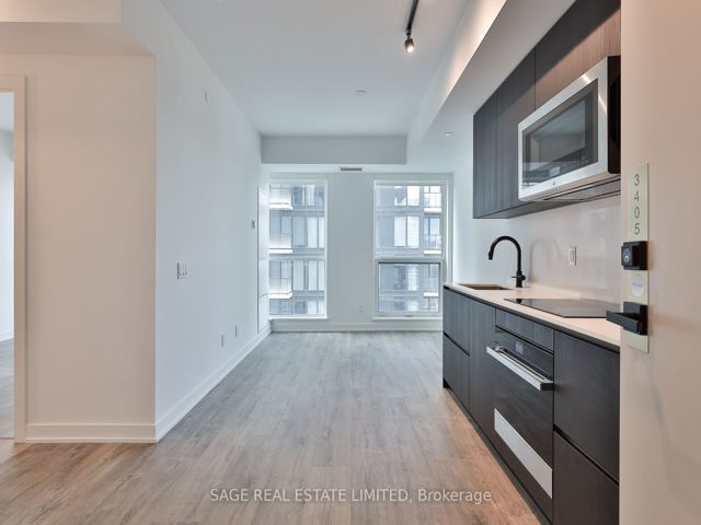 3405 - 327 King St W