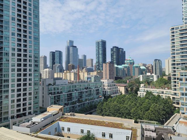1011 - 159 Wellesley St E