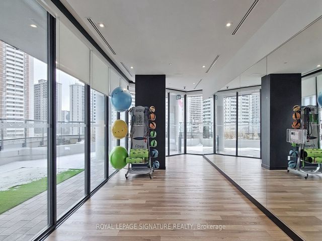 1011 - 159 Wellesley St E