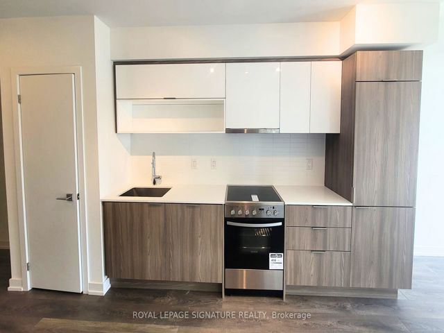 1011 - 159 Wellesley St E
