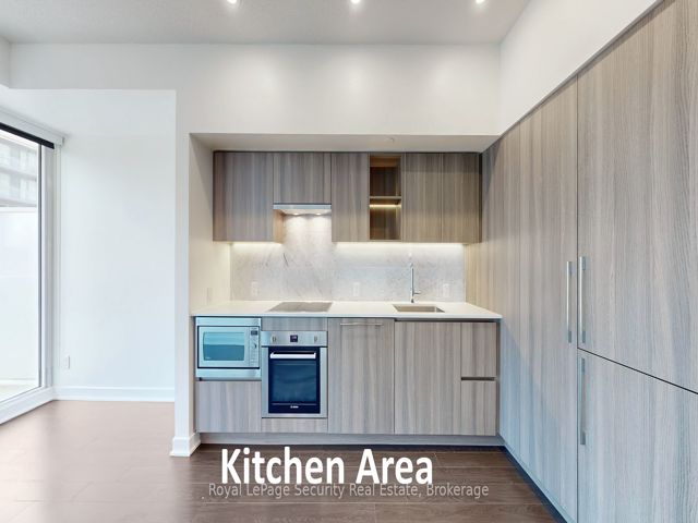 1216 - 19 Bathurst St