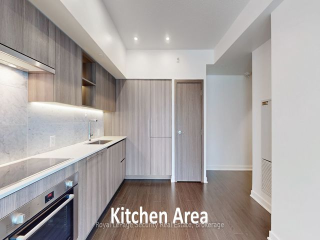 1216 - 19 Bathurst St