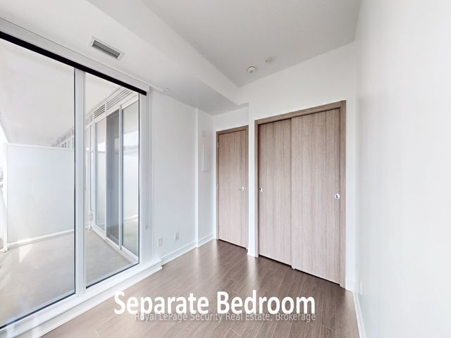 1216 - 19 Bathurst St
