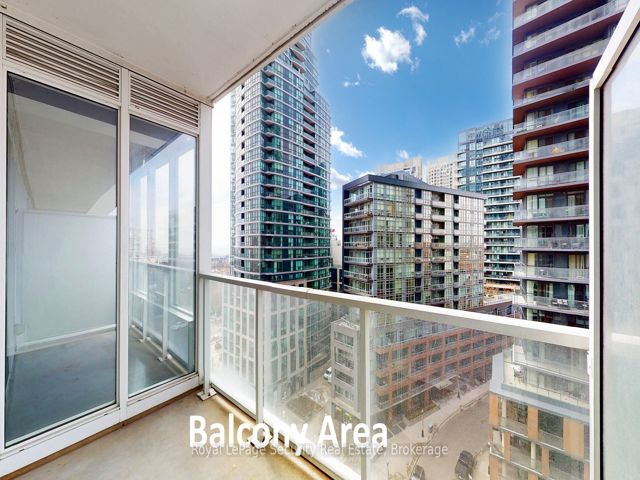 1216 - 19 Bathurst St
