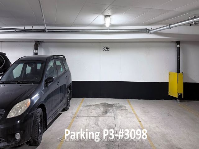 1216 - 19 Bathurst St