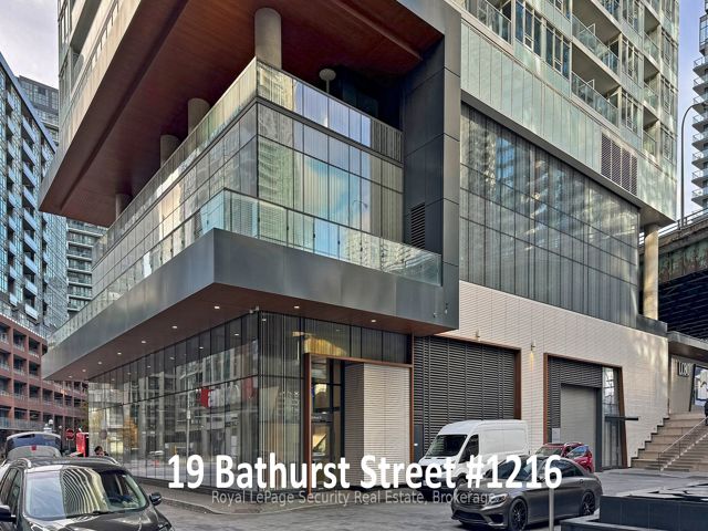 1216 - 19 Bathurst St