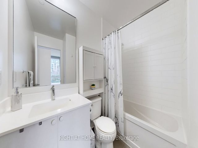 215 - 18 Rean Dr