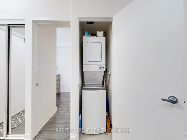 215 - 18 Rean Dr