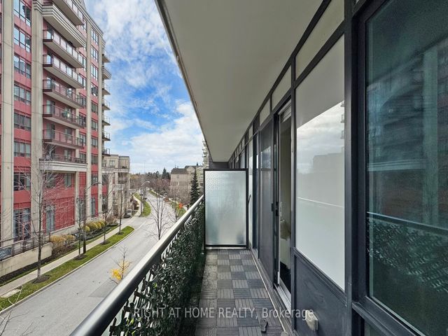 215 - 18 Rean Dr