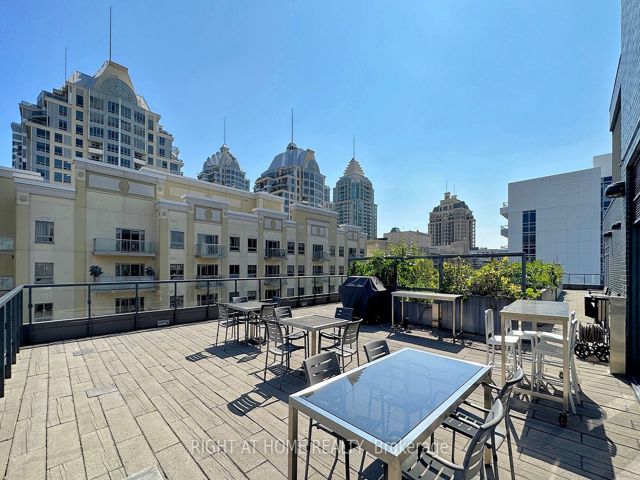 215 - 18 Rean Dr