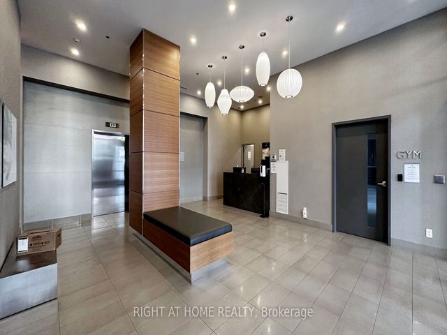 215 - 18 Rean Dr