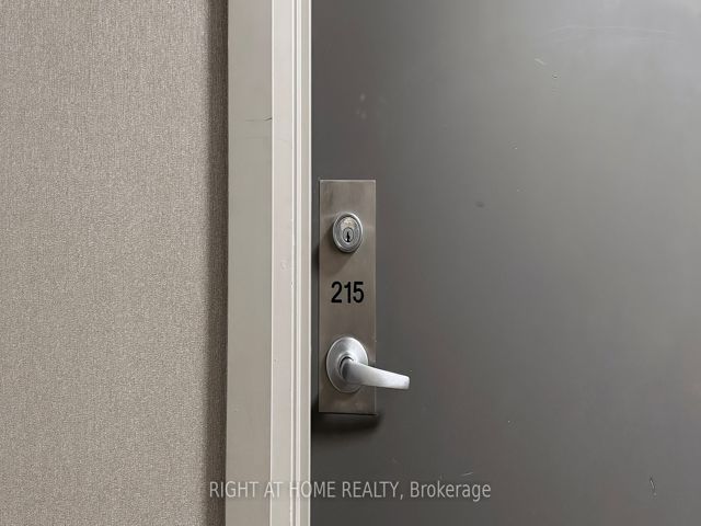 215 - 18 Rean Dr