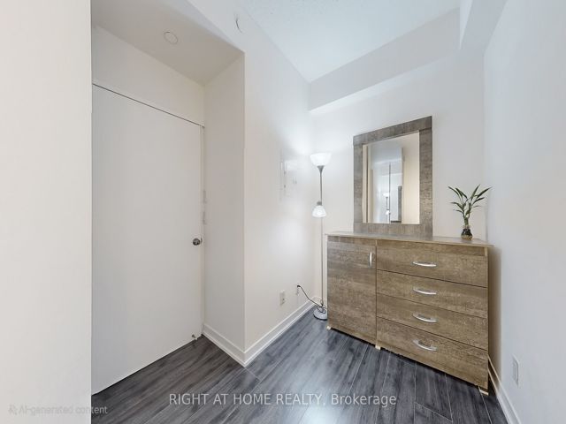 215 - 18 Rean Dr