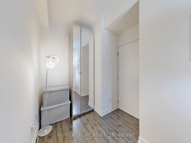 215 - 18 Rean Dr