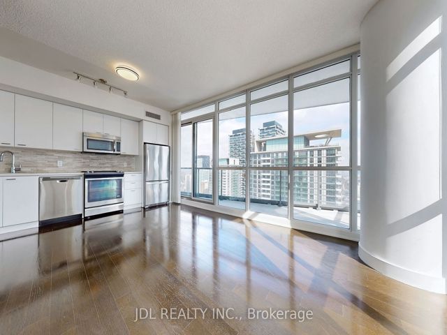 2610 - 30 Roehampton Ave
