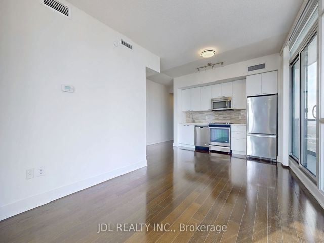 2610 - 30 Roehampton Ave