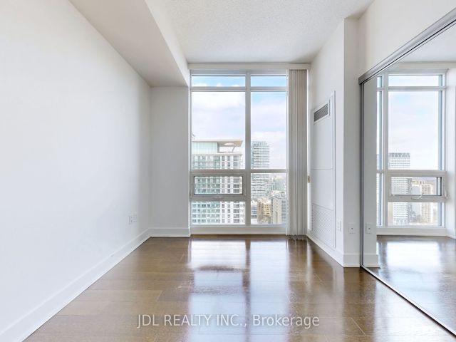 2610 - 30 Roehampton Ave