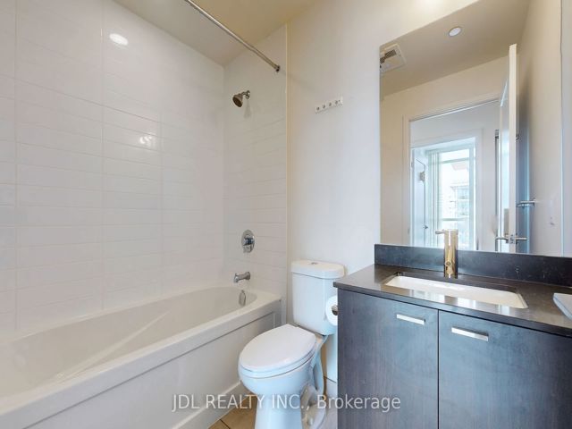 2610 - 30 Roehampton Ave