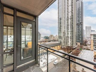 902 - 3 Navy Wharf Crt