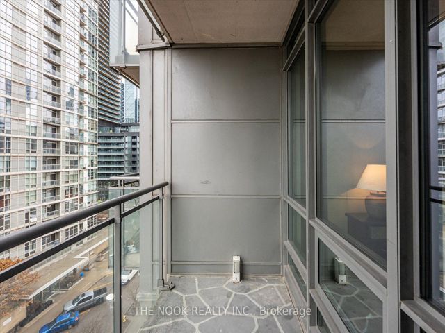 902 - 3 Navy Wharf Crt