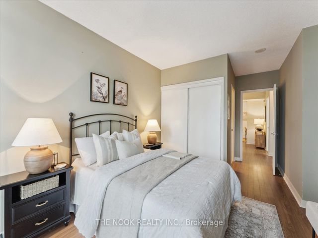 902 - 3 Navy Wharf Crt