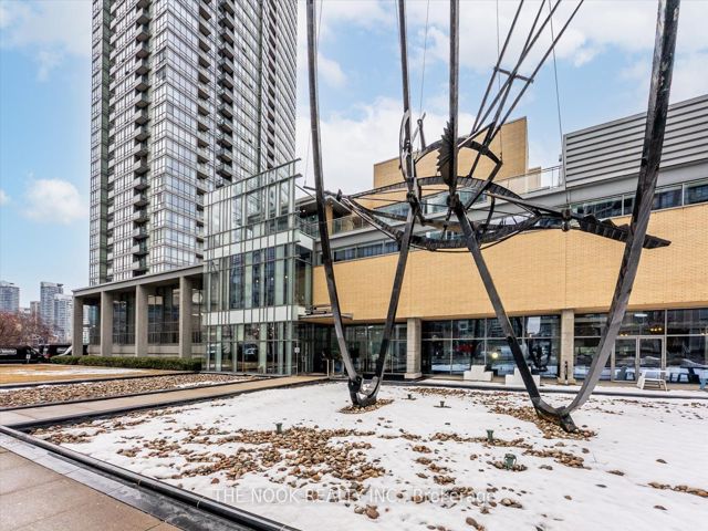 902 - 3 Navy Wharf Crt