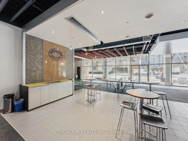 902 - 3 Navy Wharf Crt