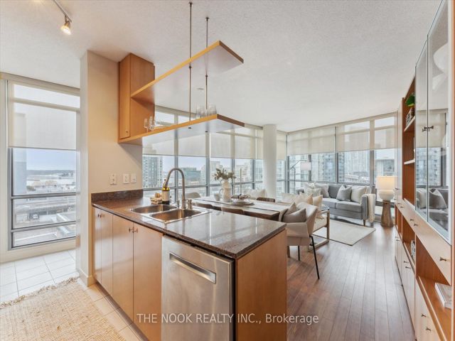 902 - 3 Navy Wharf Crt